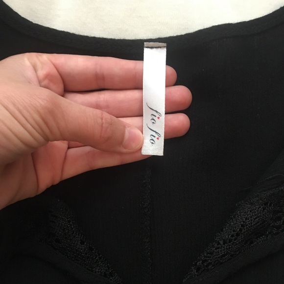 Black Crop Top with Bottom Crochet Detail - Picture 3 of 4